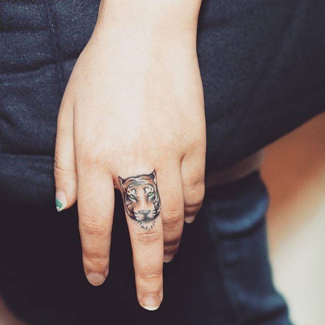 tatouage tigre 17