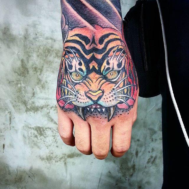 tatouage tigre 25
