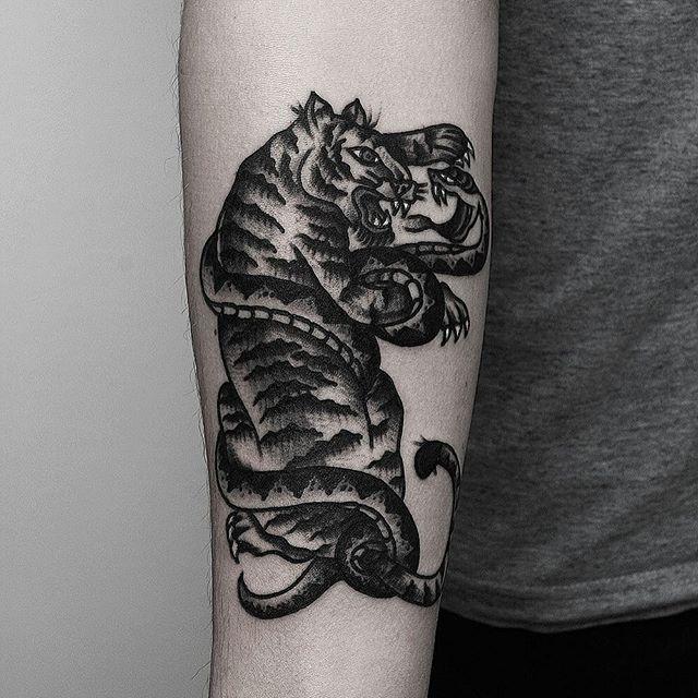 tatouage tigre 37