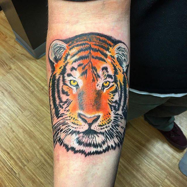 tatouage tigre 39