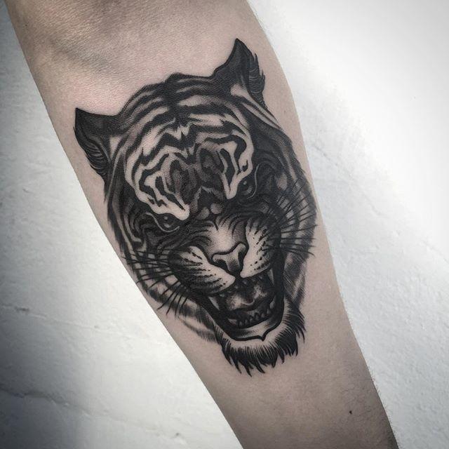 tatouage tigre 41