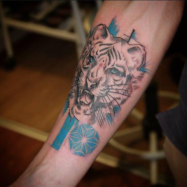 tatouage tigre 53