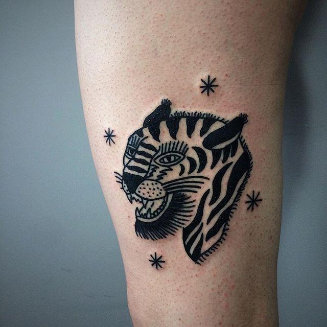 tatouage tigre 77