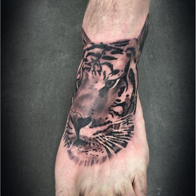tatouage tigre 85