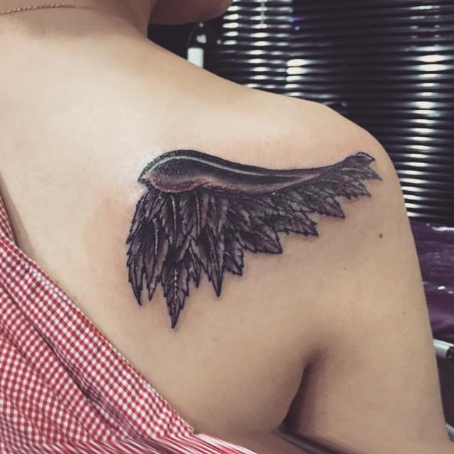 tatouage ailes 87