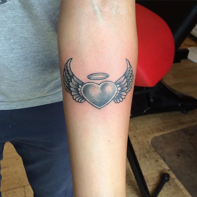 tatouage ailes 91