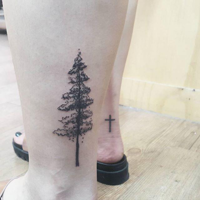 tatouage arbre 107