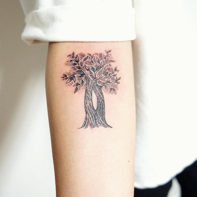 tatouage arbre 123