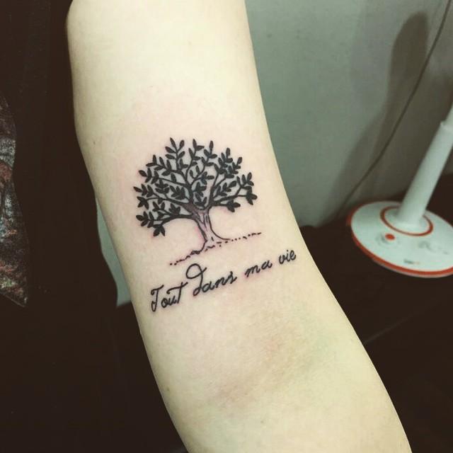 tatouage arbre 55