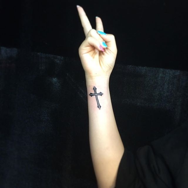 tatouage croix 127
