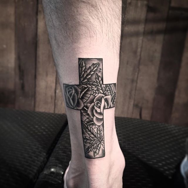 tatouage croix 15
