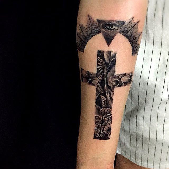 tatouage croix 21