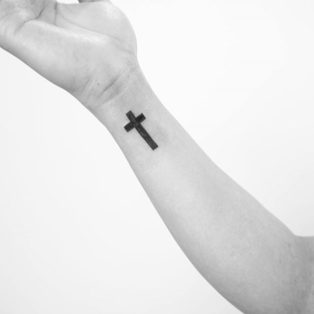 tatouage croix 29