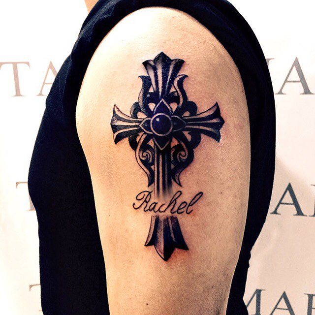 tatouage croix 33