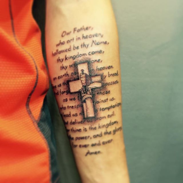 tatouage croix 37