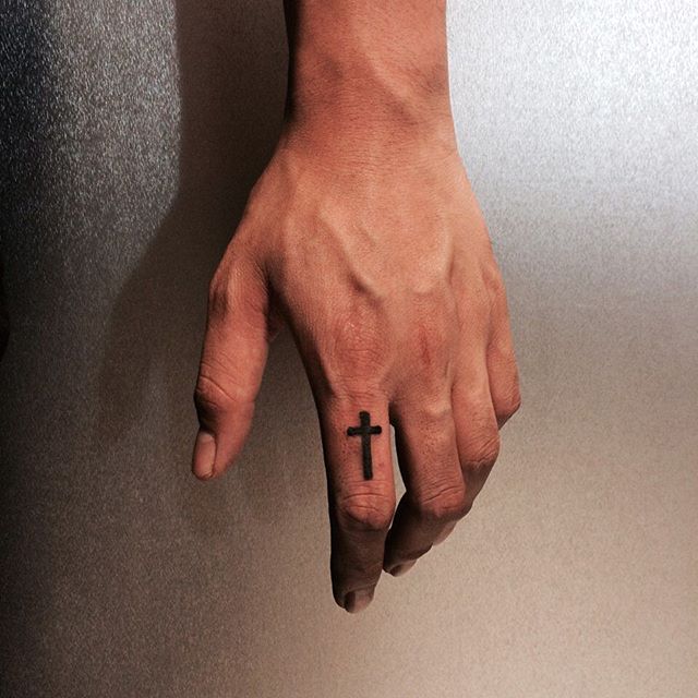 tatouage croix 39