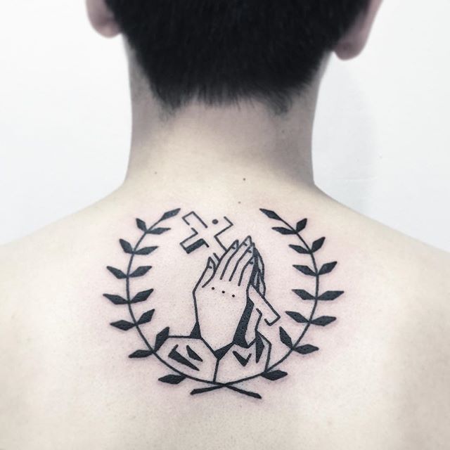 tatouage croix 61