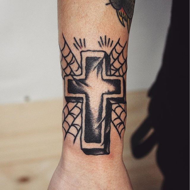 tatouage croix 71
