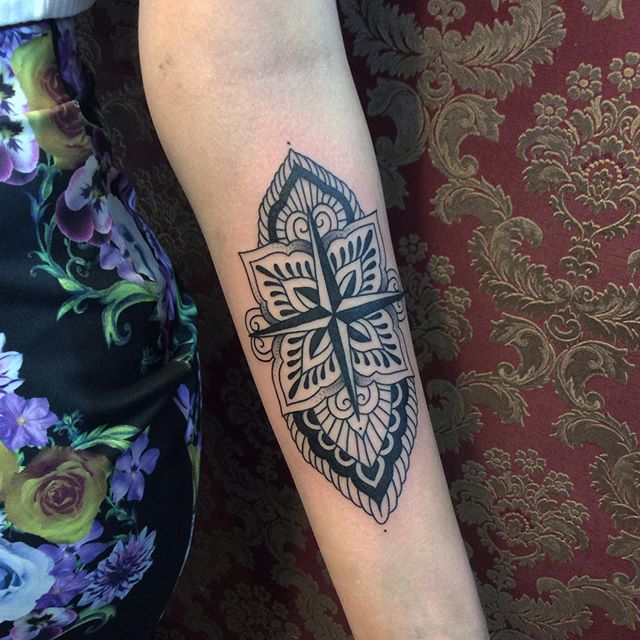 tatouage croix 73