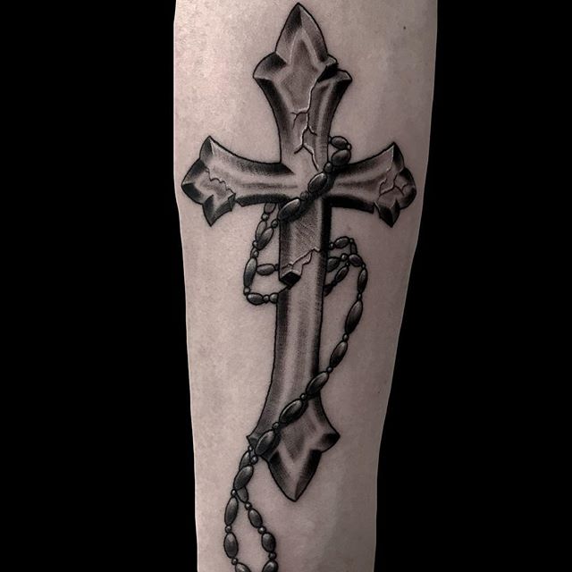 tatouage croix 79