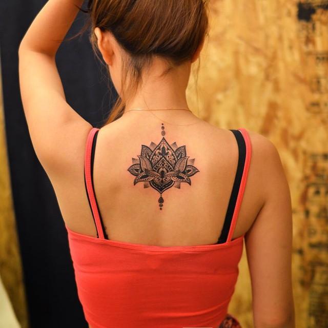tatouage fleur lotus 129