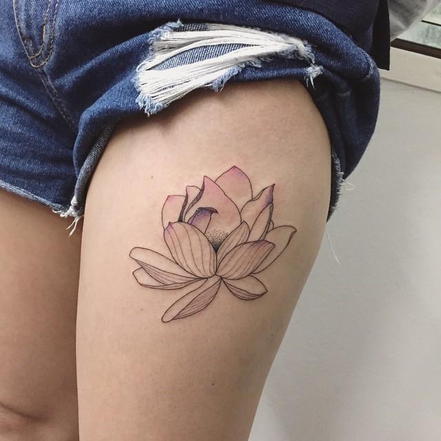 tatouage fleur lotus 21