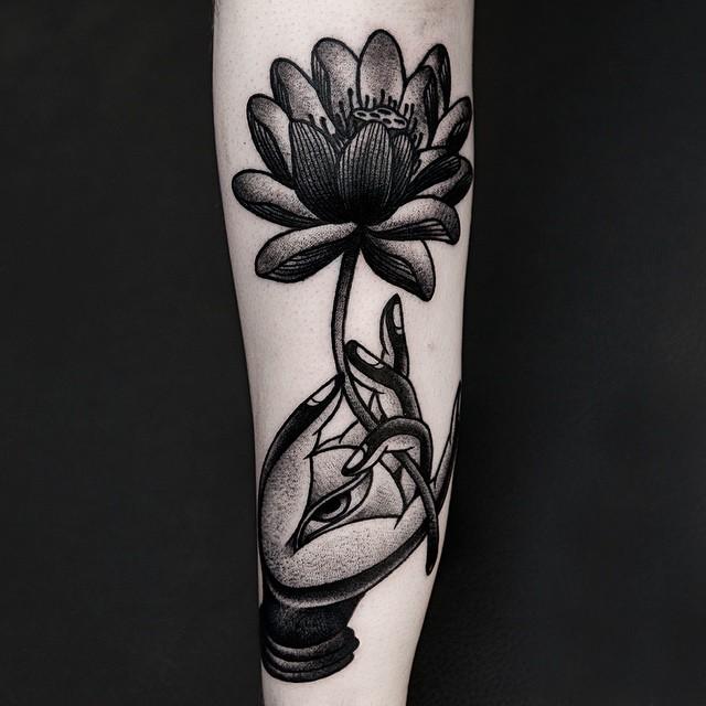 tatouage fleur lotus 59