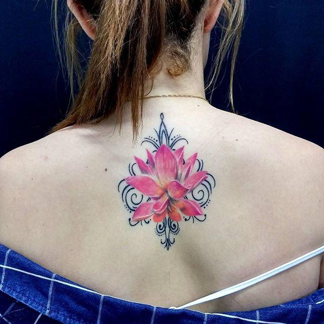tatouage fleur lotus 73