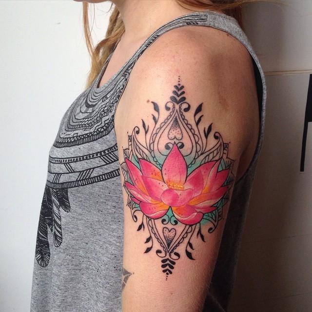 tatouage fleur lotus 91