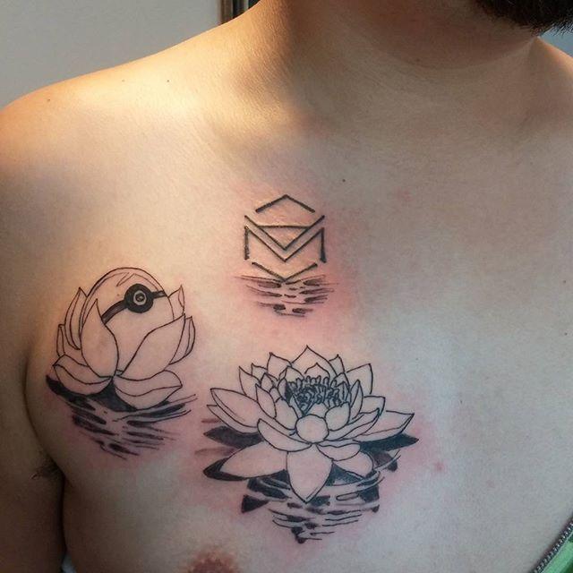 tatouage fleur lotus 97