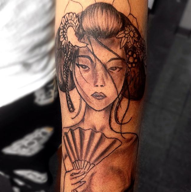 tatouage geisha 107