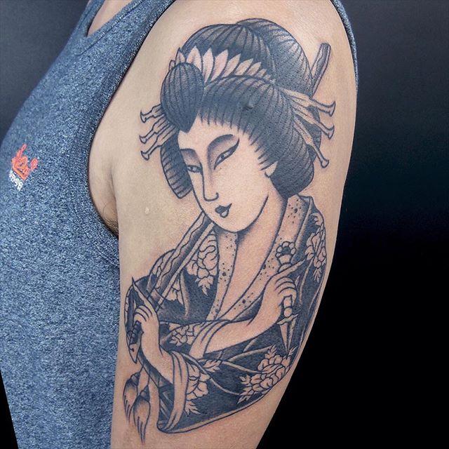 tatouage geisha 37