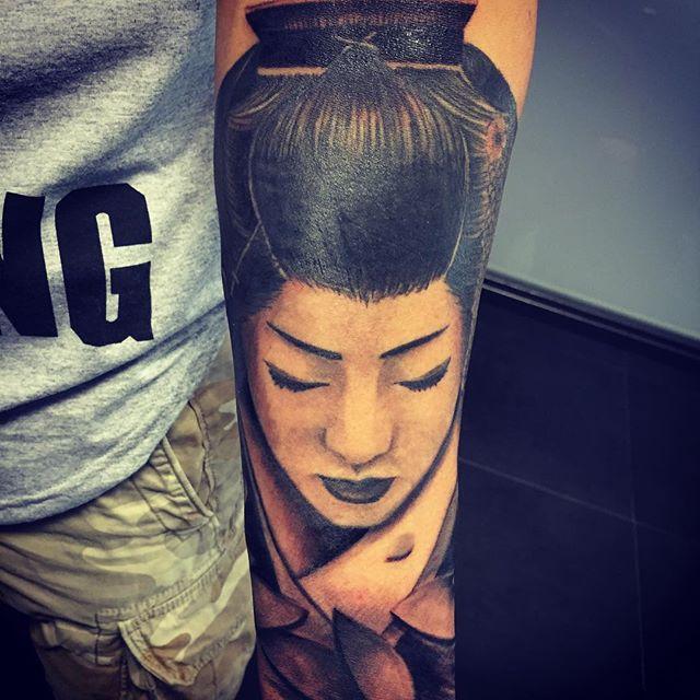 tatouage geisha 99