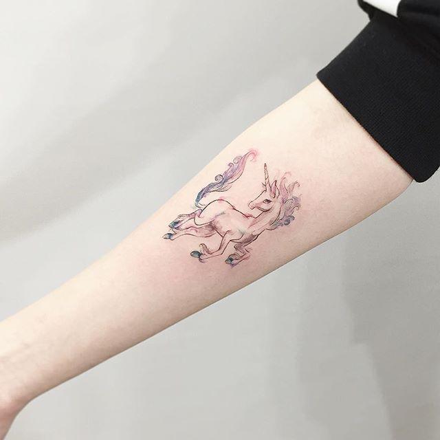 tatouage licorne 11