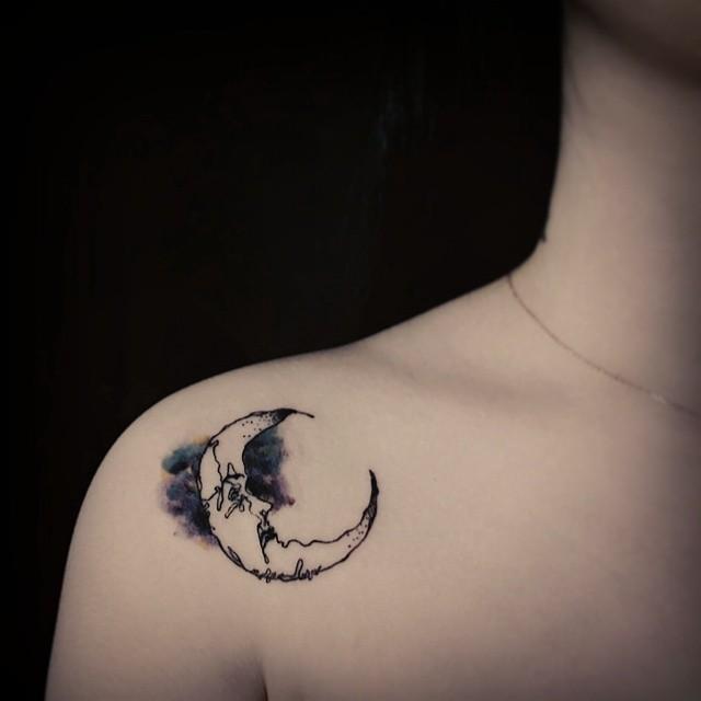 tatouage lune 01