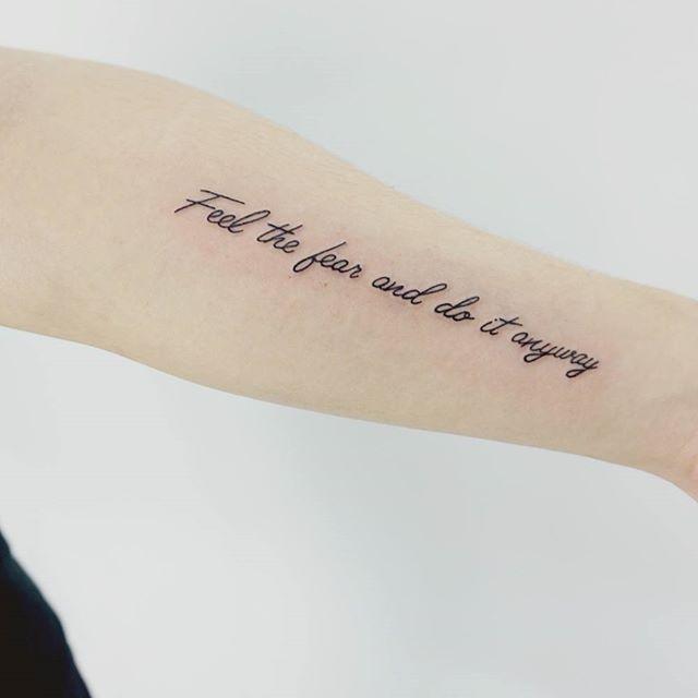 tatouage phrase 89