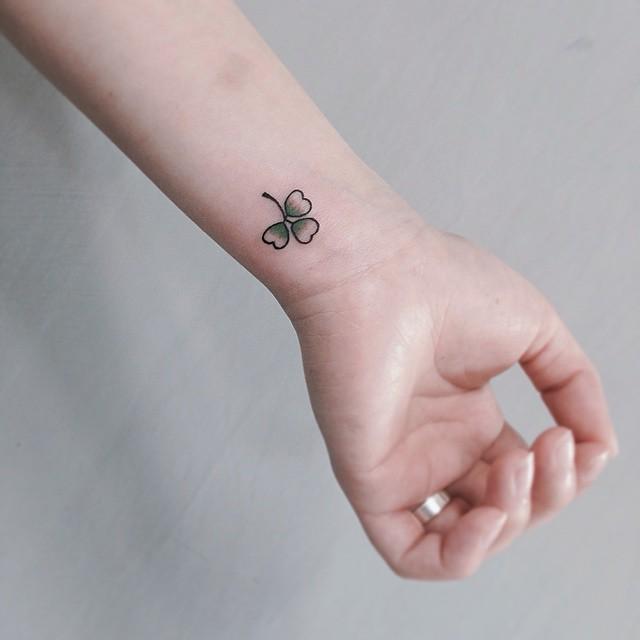 tatouage trefle 99