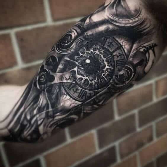 tatouage horloge montre 205