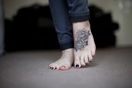 67 tatouages pied