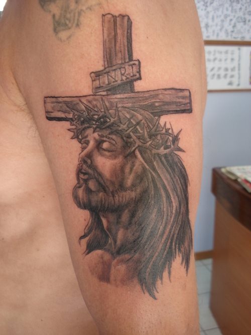 16 tatouages religieux