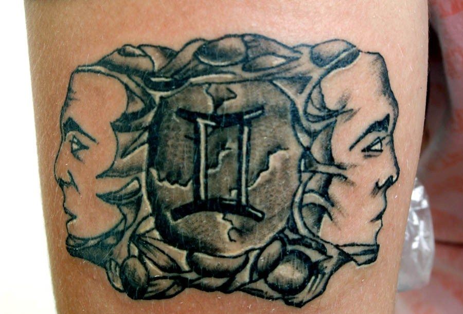 tatouage gemeaux 147
