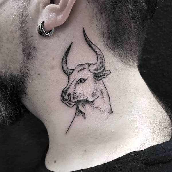 tatouage taureau 13