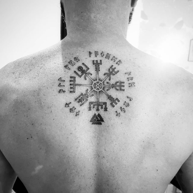 tattoo boussole vegvisir29