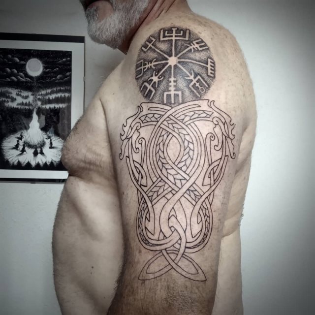 tattoo boussole vegvisir76