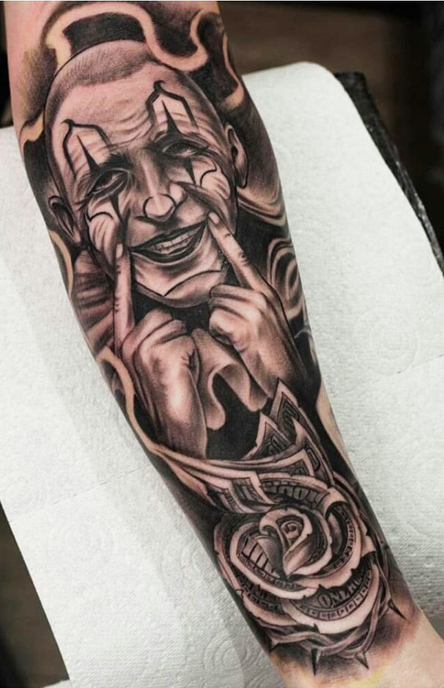tatouage masculin de clown 111