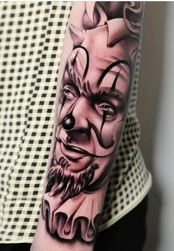 tatouage masculin de clown 116