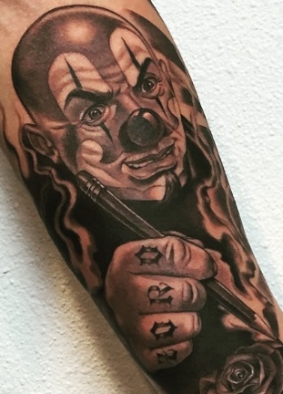 tatouage masculin de clown 15