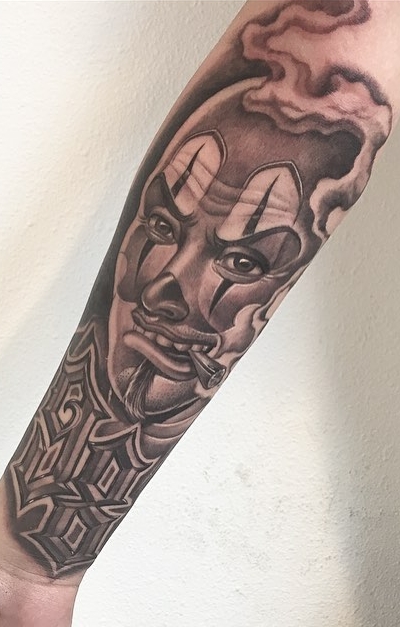 tatouage masculin de clown 16