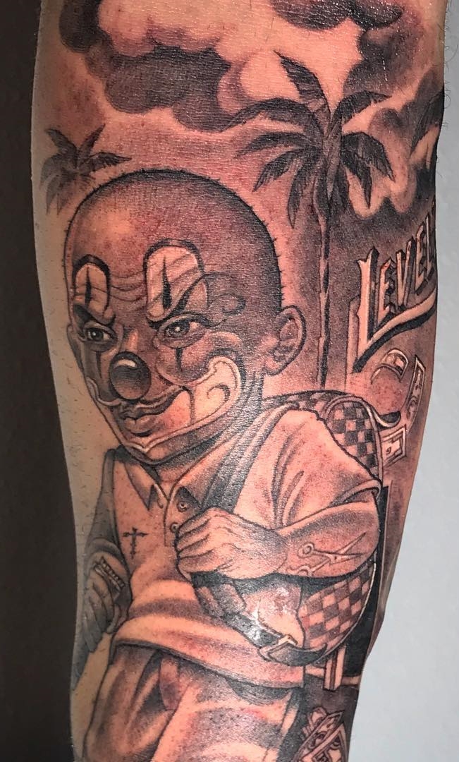tatouage masculin de clown 34