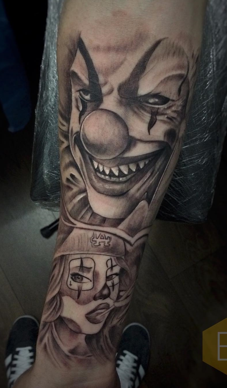 tatouage masculin de clown 42